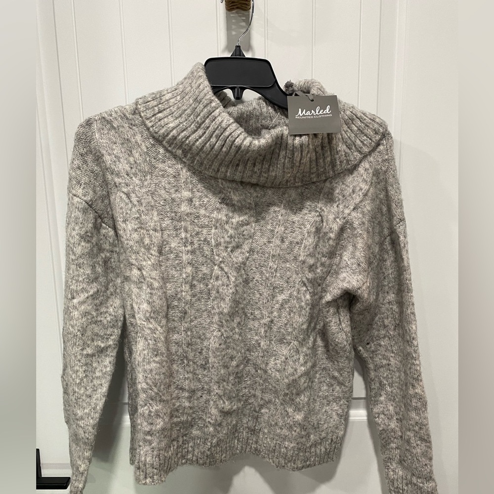 Gray sweater women’s turtle nevk